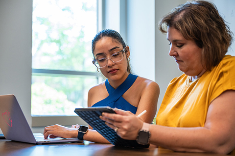 Faculty using Apple tech